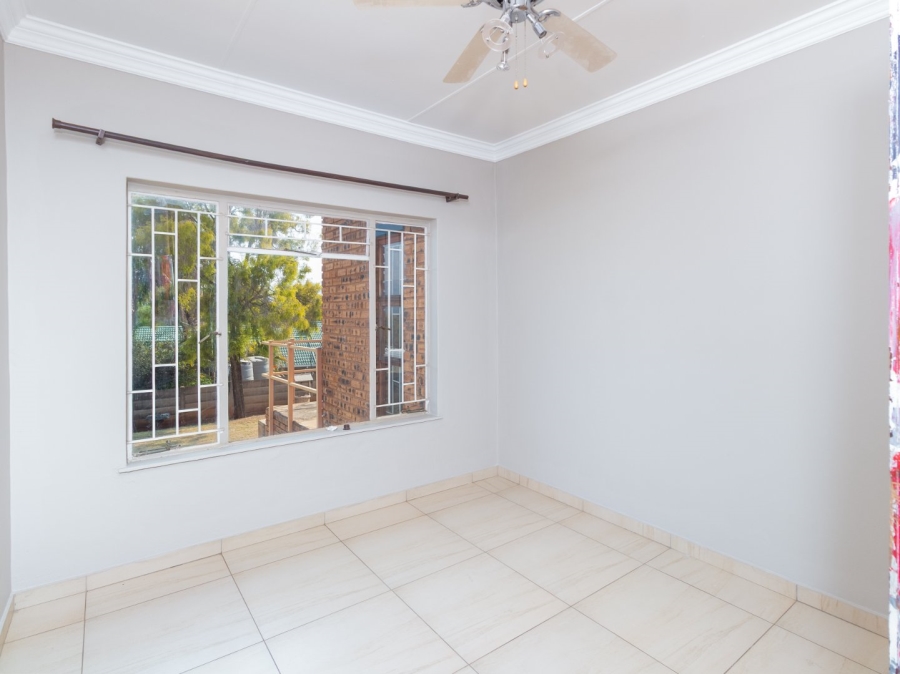 4 Bedroom Property for Sale in Ifafi North West
